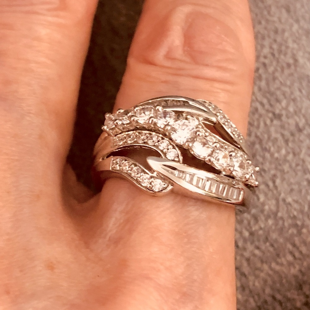 Swarovski-Grade Austrian 
Crystals, Rhodium over 925 S.Silver.